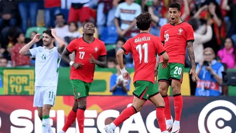 卡纳瓦罗指出：快乐足球难普及；执掌豪门需直面挫折